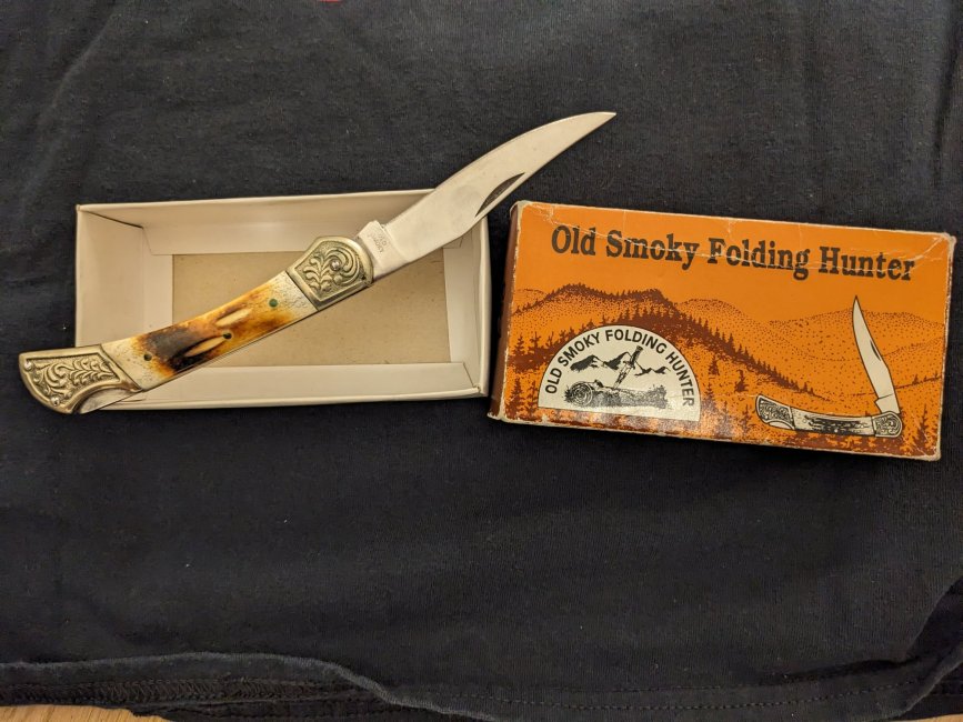 Old Smoky Folding Hunter1.jpg