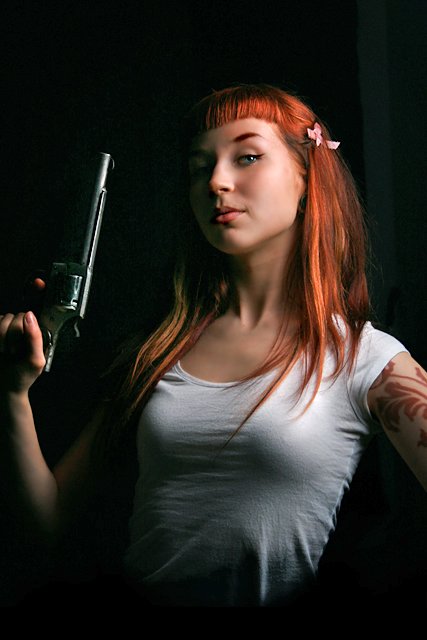 girls_with_guns_id_by_kittysdead2.jpg