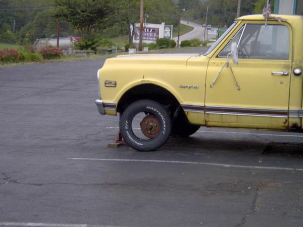 Truck at the Ritz Motel in Paoli