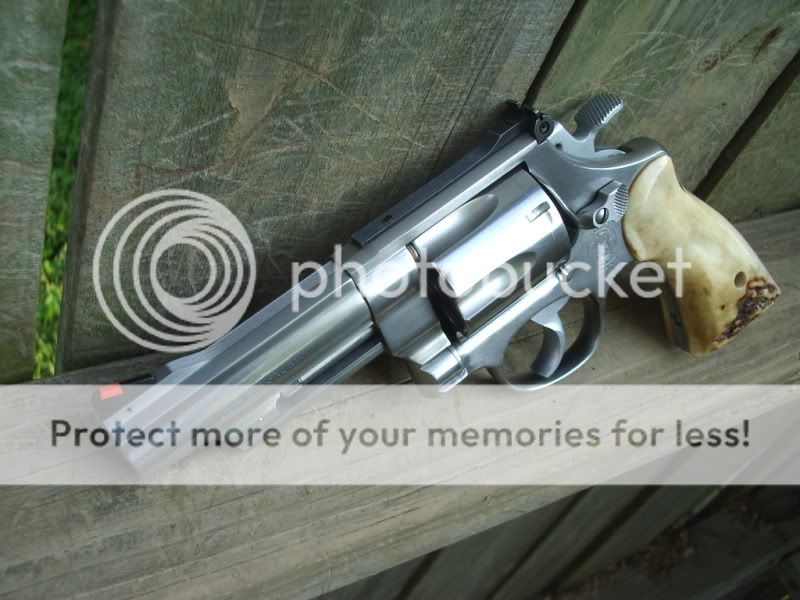 smithandwesson052.jpg