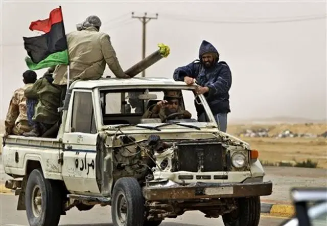 Libyan_rebel_fighters_retreat_from_Ajdabiya_001.jpg