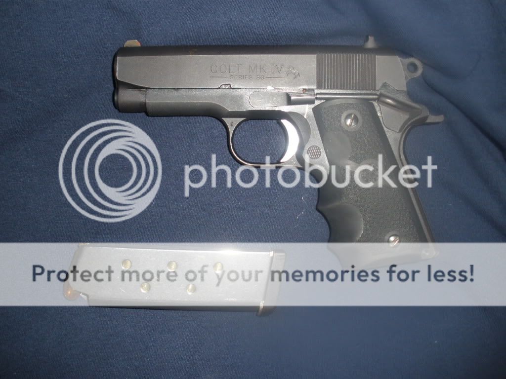 Colt451911OfficersACPHougeGrip.jpg