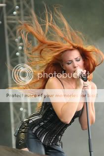 simone-simons-37175.jpg