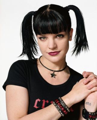 Pauleyperrette-1-.jpg