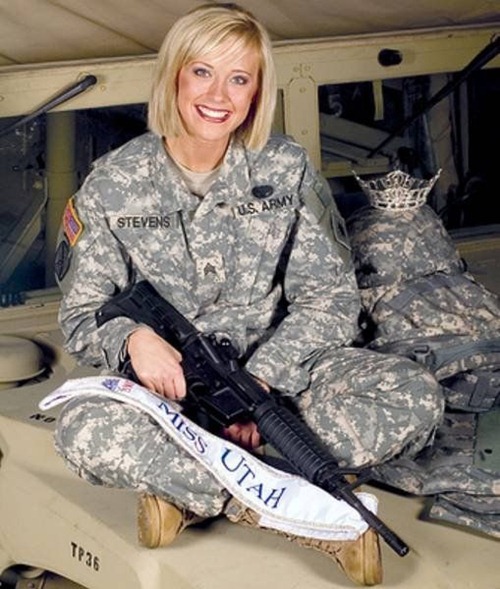 Womens_with_guns_024.jpg