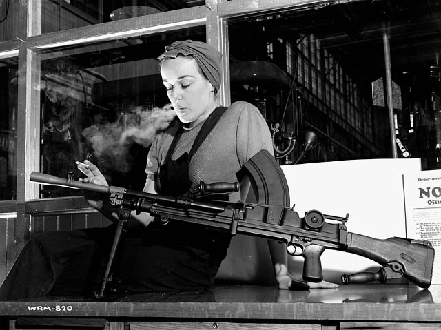 Bren-Gun-Girl-Wikim.jpg