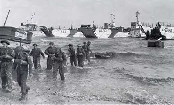 gold_beach_landing_craft_tanks-1.jpg