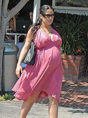 Kim-Kardarshian-baby-bumps.jpg