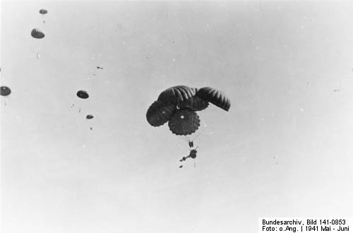 37-mm-antitank-pak-dropped-by-triple-parachute.jpg