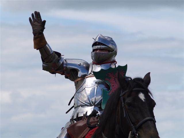 Tewkesbury_Medieval_Festival_2008_-_Hail_Sir_Knight.jpg