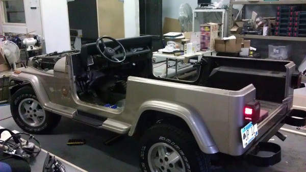 jeep-no-seats-no-rollcage-600x337.jpg