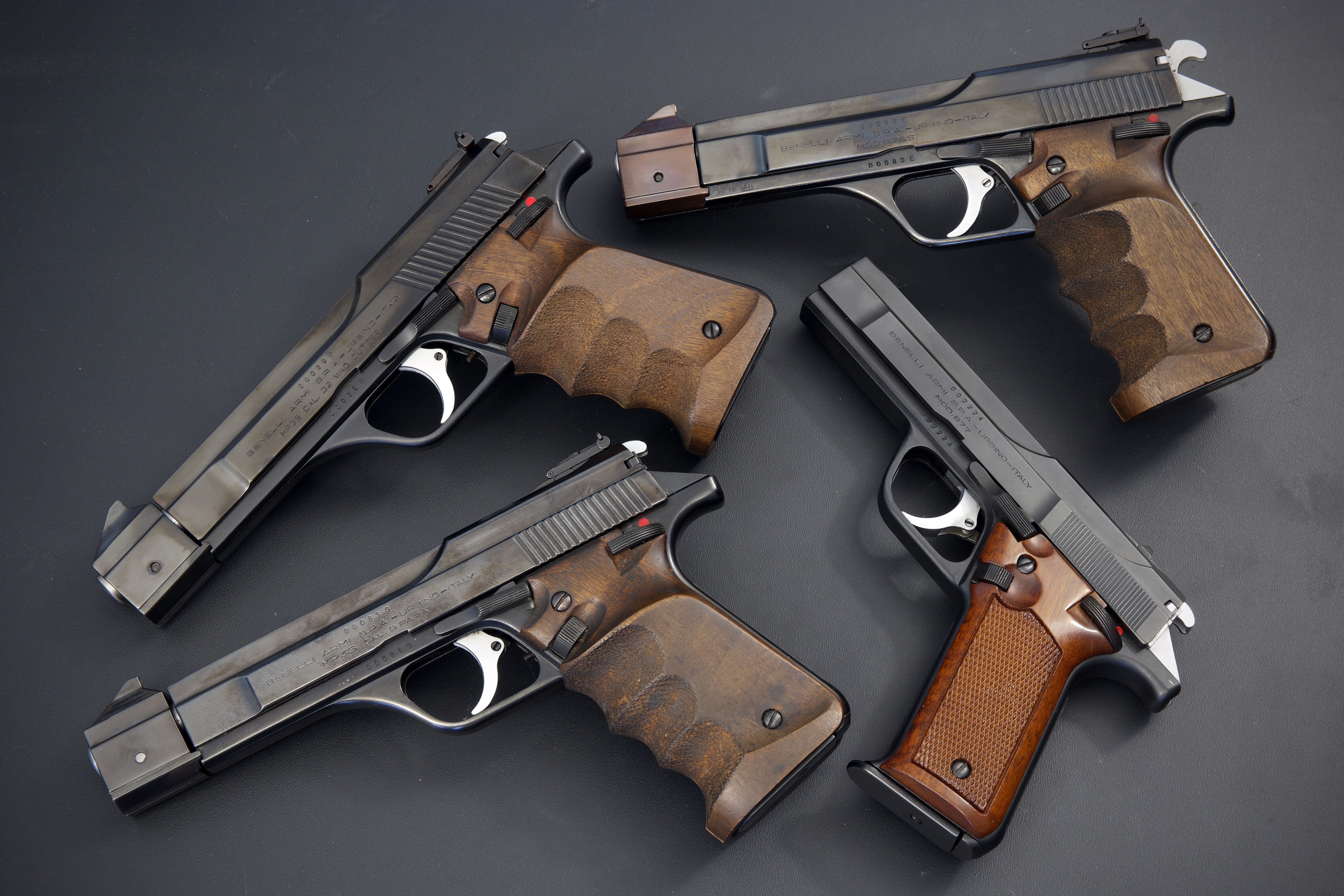 Benelli_B-series_pistols_%2842398016855%29.jpg