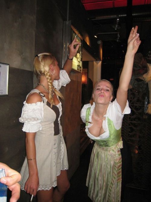 oktoberfest_babes_04.jpg