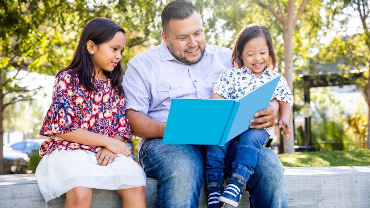 Dad-Reading-to-his-children.jpg