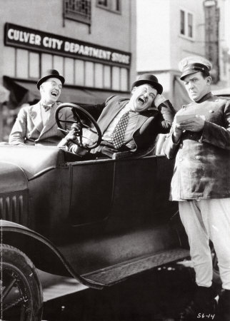 laurel-and-hardy-in-leave-em-laughing.jpg