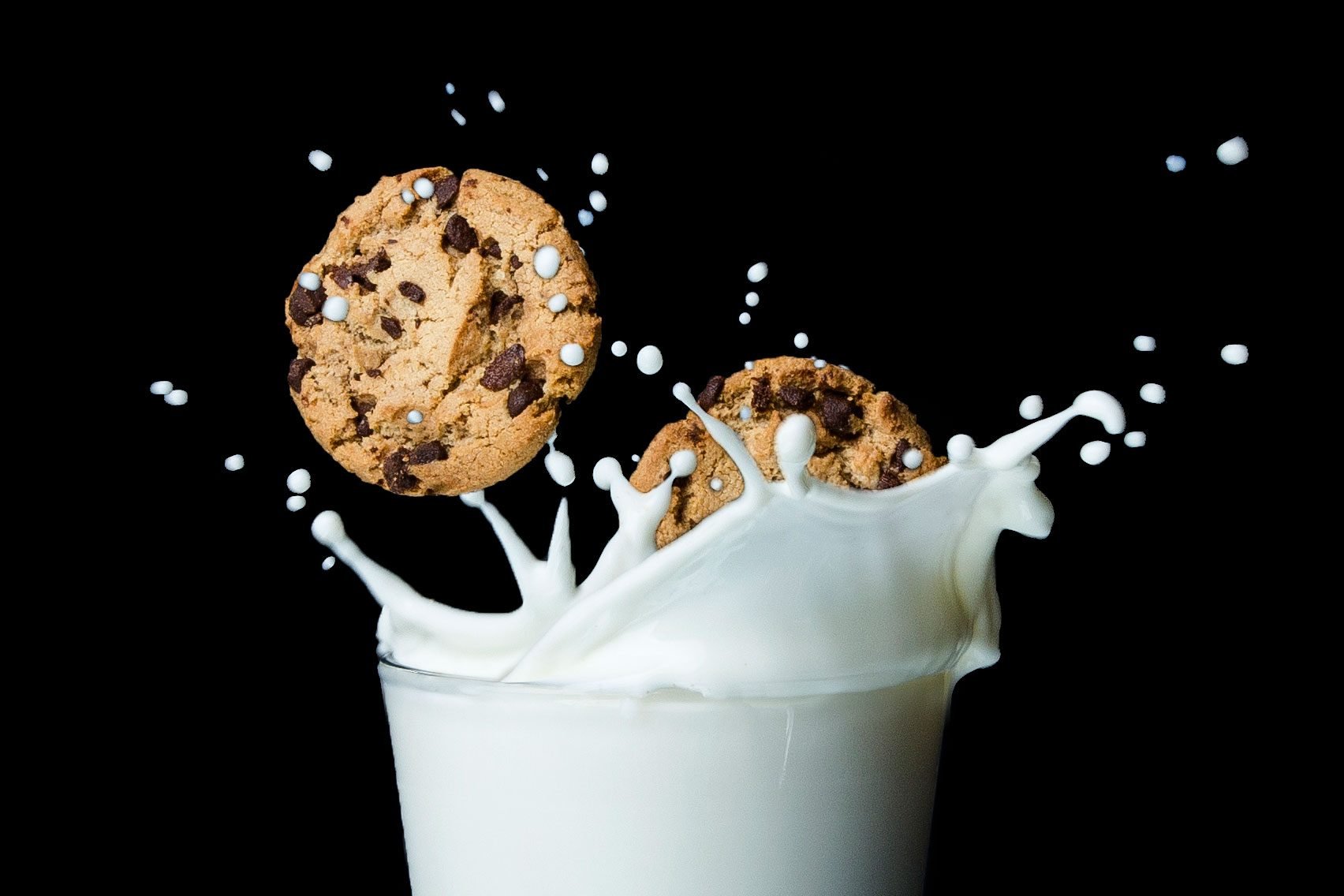 milk-and-cookies-GettyImages-1058142596-MLedit.jpg