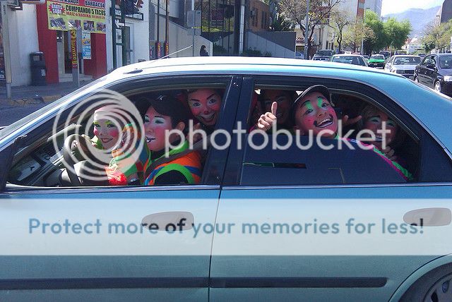 clowncar_zpsf896ea84.jpg