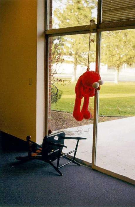 elmo-suicide-random-7054698-460-705.jpg