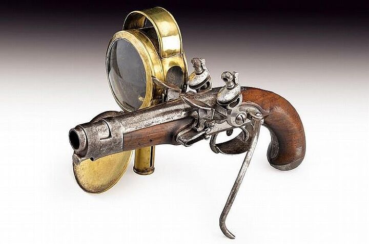 Flintlock-Pistol-with-Tactical-Oil-Lamp-1.jpg