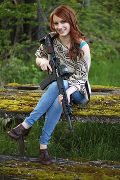 8bab23fd5b9a4f080ad5a2b624c95ac0--custom-guns-girl-guns.jpg