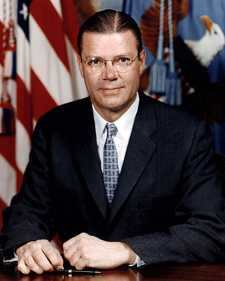 440px-Robert_McNamara_official_portrait.jpg